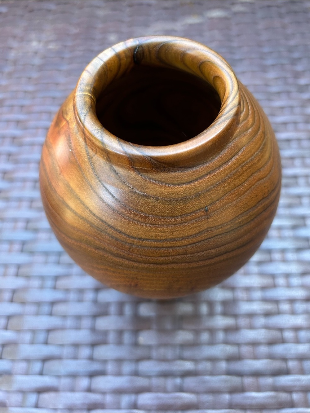 Unique Hand turned/signed Wood Vase in Warm Brown apprx 8”tall and 4” wide - Picture 7 of 9